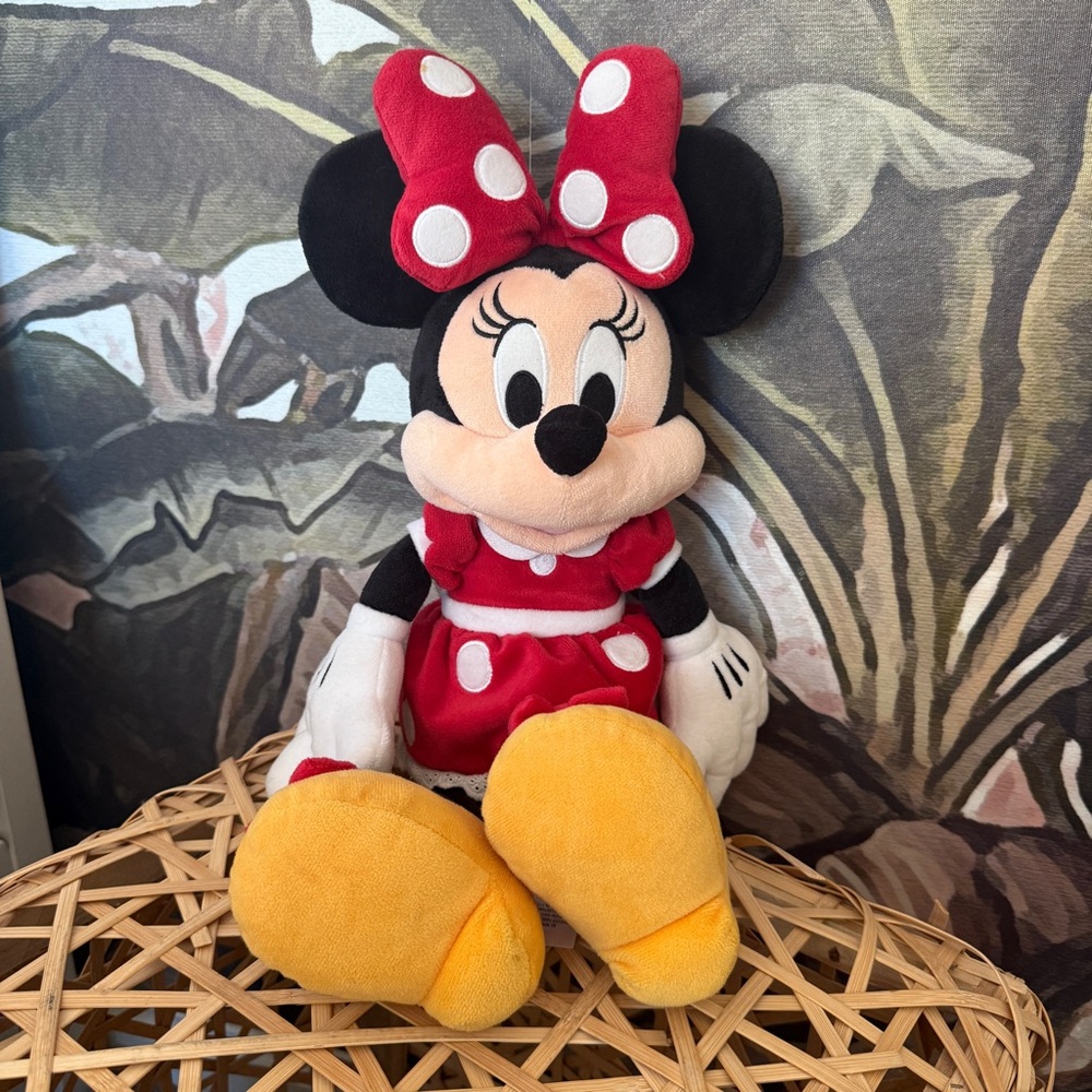 Disney Store 'Minnie Mouse' 19” Plush w/ Red And White Polka Dot Dress & Bow